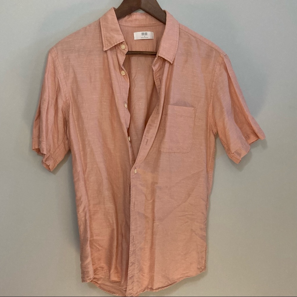 Uniqlo casual shirt sleeve button down shirt